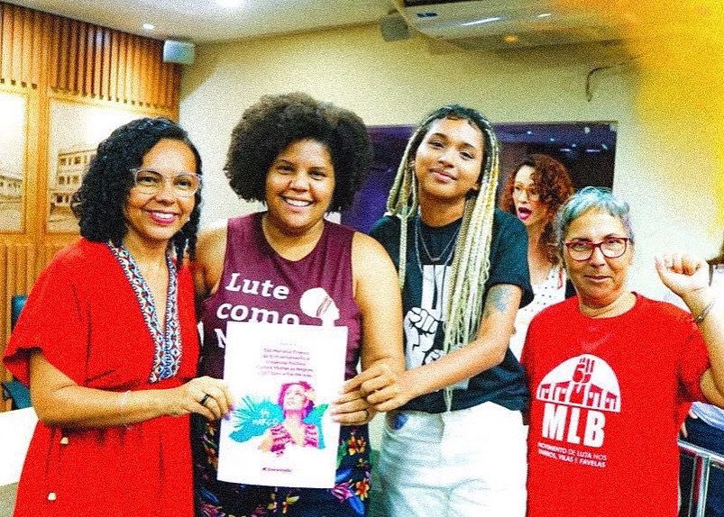 ufrnDCE's tweet photo. Marielle vive, Marielle viverá! 🔆

Hoje, na data que marca 5 anos do assassinato de Marielle Franco e de Anderson, o DCE/UFRN organizou uma série de atividades pedindo por justiça! https://t.co/2drvLrqfha