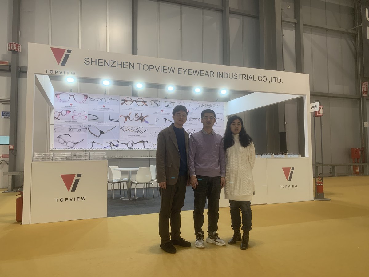 TopviewSales's tweet image. We are back from MIDO, the optical fair in Milan. At this fair we showed a lot of eyewear with new designs and also met old customers who have not seen each other for many years due to the epidemic. We had a good conversation and hope the future will be better and better.