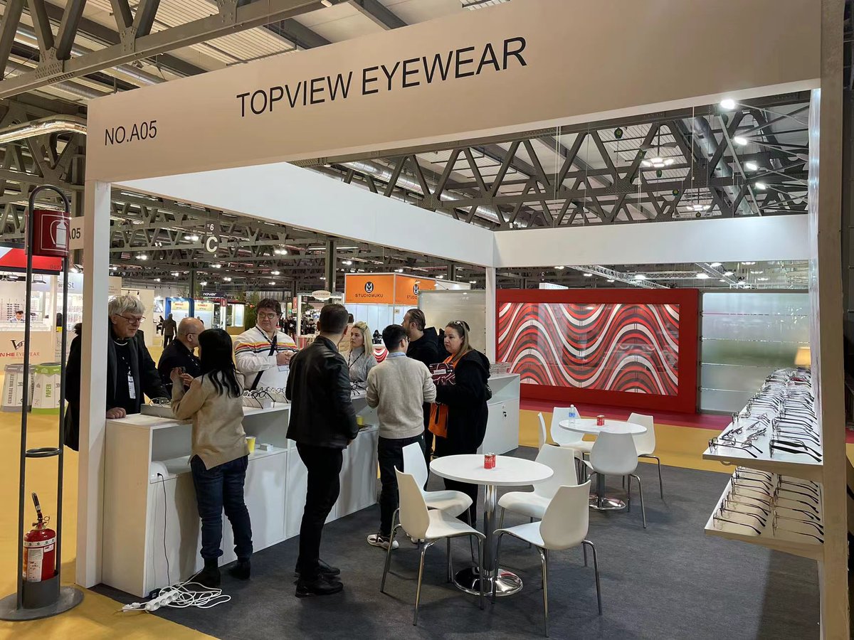TopviewSales's tweet image. We are back from MIDO, the optical fair in Milan. At this fair we showed a lot of eyewear with new designs and also met old customers who have not seen each other for many years due to the epidemic. We had a good conversation and hope the future will be better and better.