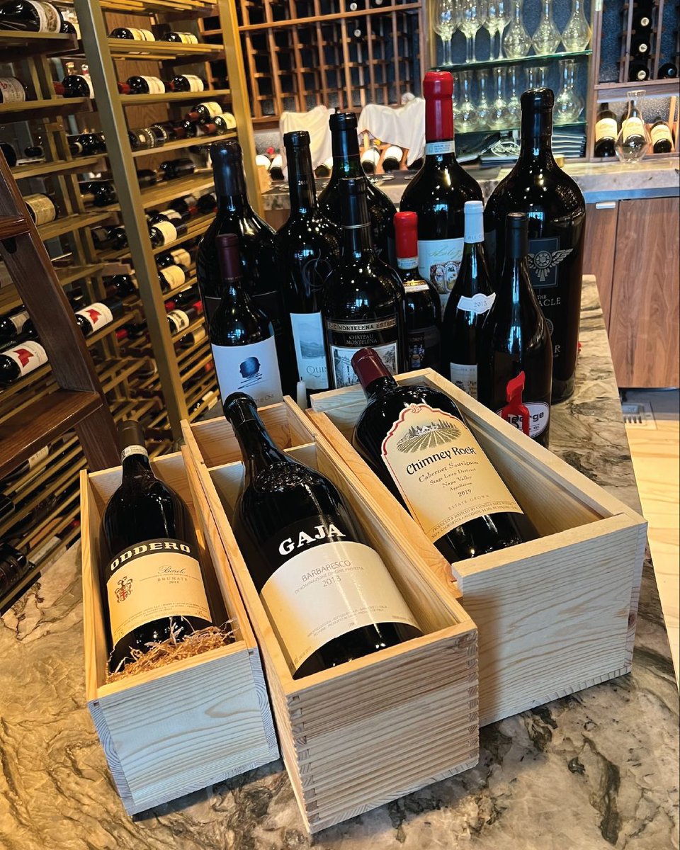 WineEnthusiast's tweet photo. Take a look at our custom cellar design work at @carversteak in Las Vegas. 😍⁠

Start your own dream wine cellar design here 👇 https://t.co/zBDaUvMUiP https://t.co/PvHrxV7uF9