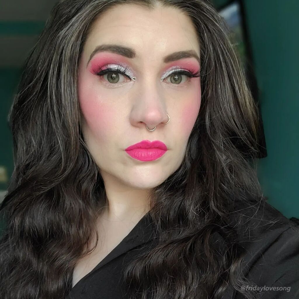 Eyes for werk today were <a href="/pradosbeauty/">Prados Beauty</a> SPJ 2.0 palette, Cheeks were <a href="/rmsbeauty/">RMS BEAUTY</a> "pomegranate fizz" and <a href="/jasonwubeauty/">Jason Wu Beauty</a> hilighter palette. #makeupoftheday instagr.am/p/CpyjyyVrjs2/