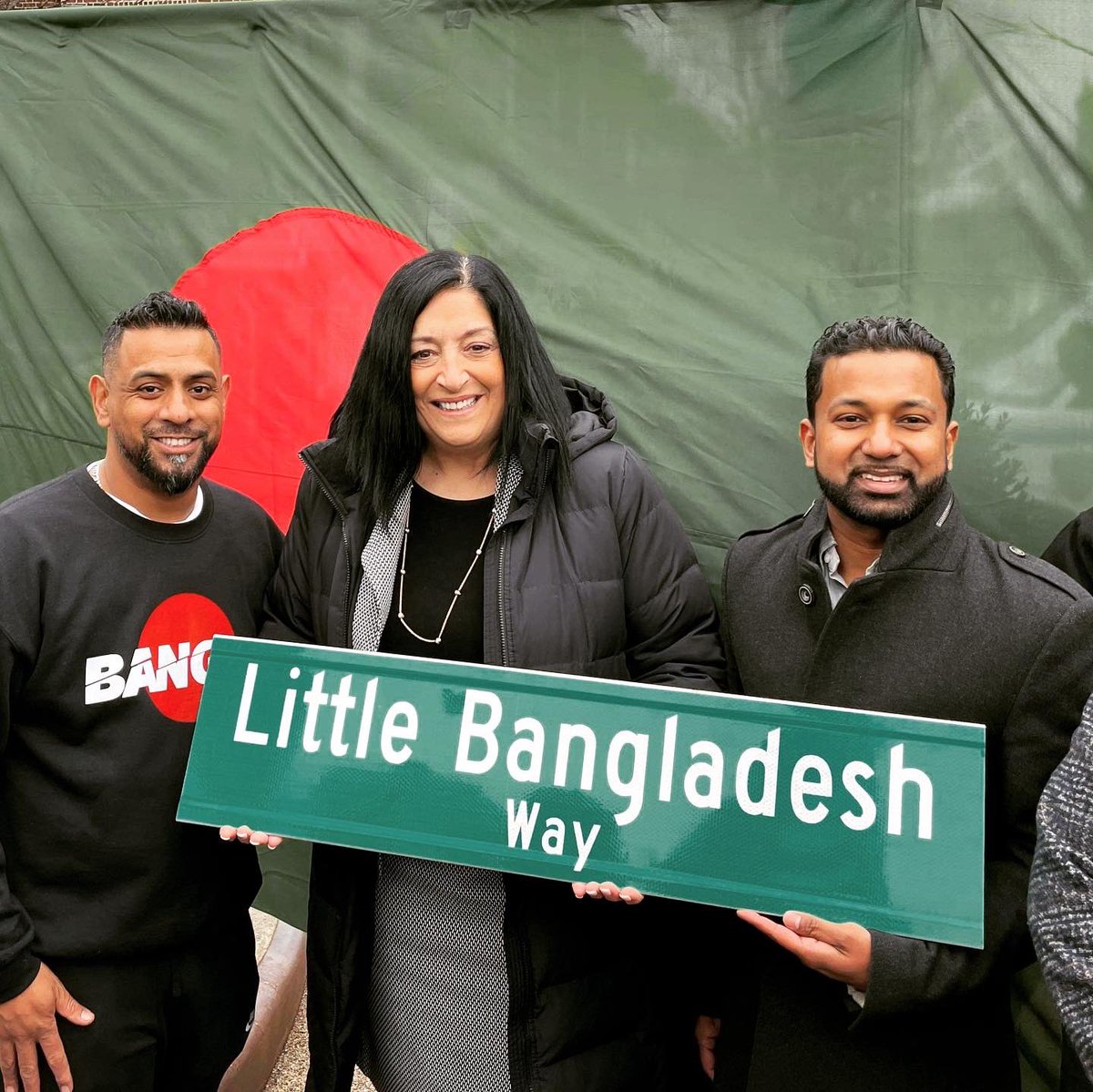 RichDavidNYC's tweet image. A nice recognition for the #Bangladeshi community in #OzonePark and #CityLine 🇧🇩