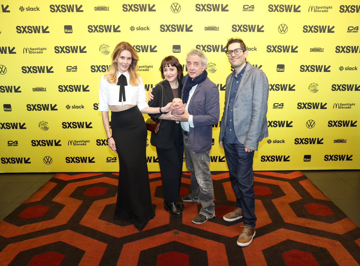 The Appendage makes its red carpet debut, and the cast couldn't be more proud. 🥹