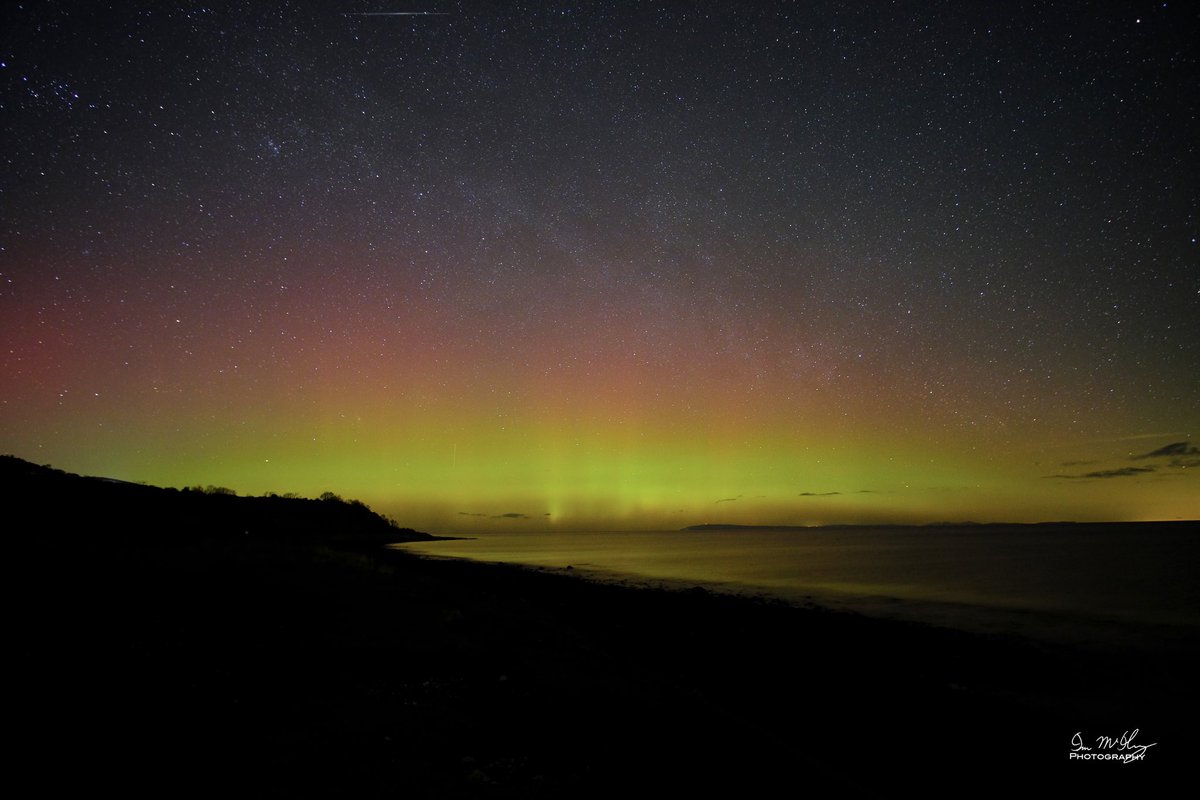 Nice little display of the Northern Lights over the Co Antrim Coast this evening!! <a href="/barrabest/">Barra Best</a> <a href="/bbcniweather/">BBC NI Weather</a> <a href="/WeatherCee/">Cecilia Daly</a> <a href="/WeatherAisling/">Aisling Creevey</a> <a href="/Louise_utv/">Louise Small</a> <a href="/angie_weather/">angie phillips</a> <a href="/ILoveLarne/">I Love Larne</a> <a href="/mea_bc/">Mid and East Antrim Borough Council</a>