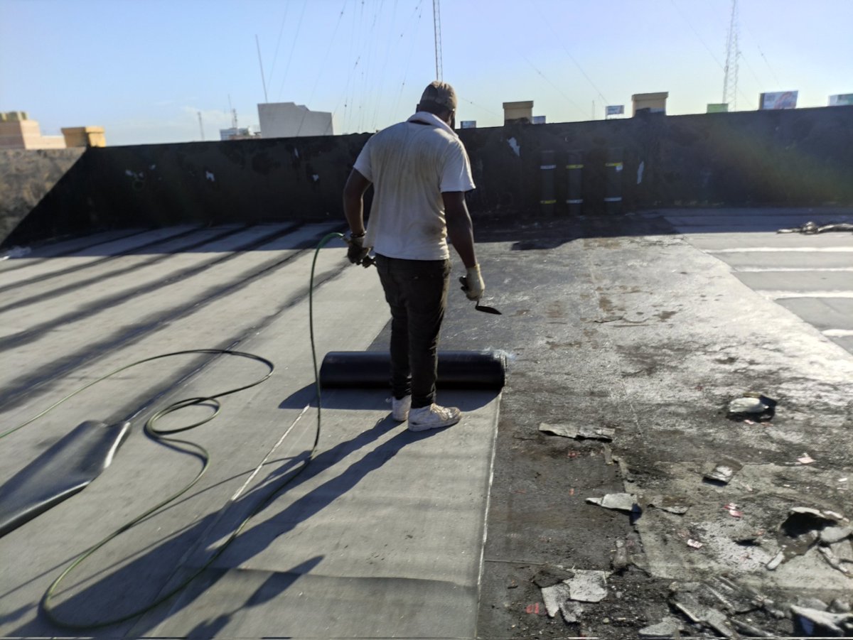 AngelGalvezM's tweet photo. Gran trabajo de impermeabilización del techo del Centro de Excelencia Luis Encarnación Nolasco. Gracias a nuestro presidente @luisabinader al ministro de Educación @angelhdez50 @fernandotaveras @DGMIE_DO @LorkKelvin @RafaelAmadorF @Regional15M @Educativo02 #SeguimosAvanzando https://t.co/8hJhioTZaH
