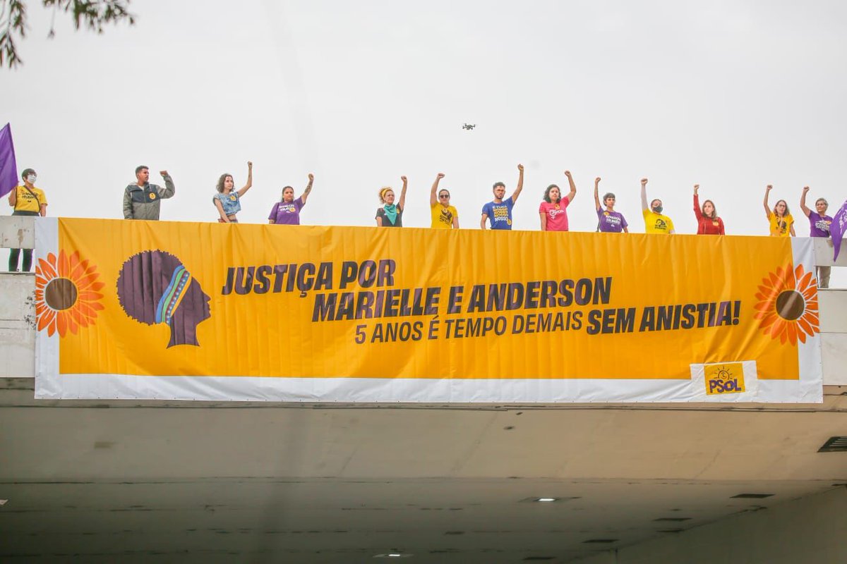 ritaandradedf's tweet photo. Quem mandou matar Marielle Franco?
5 anos é muito tempo sem respostas. Seguimos cobrando justiça por Marielle e Anderson!

#JusticaPorMarielleeAnderson 
#MariellePresente 
#SemAnistia https://t.co/dRCPR6QJPT