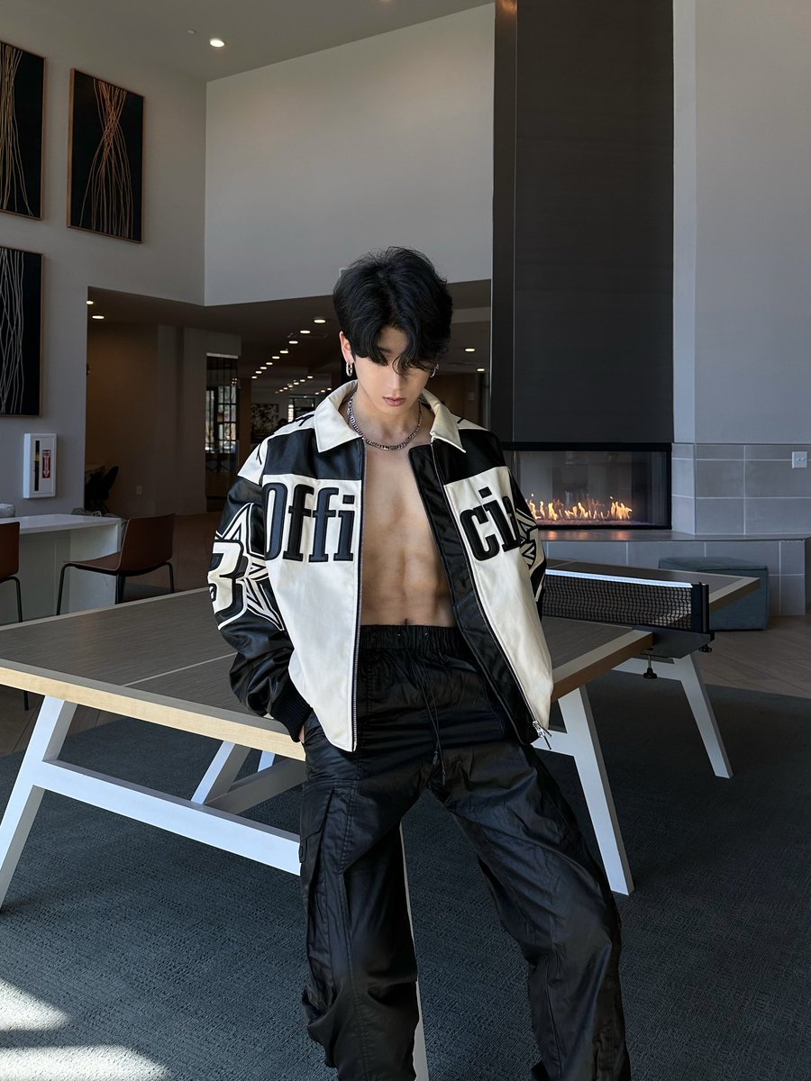 JJANGE2's tweet photo. Moto jackets have been getting my attention lately 👀 https://t.co/E4ByJIAIlf