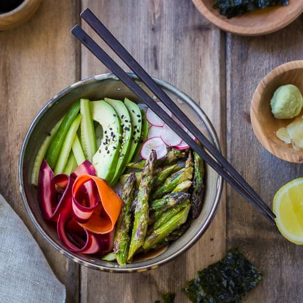 Miso-roasted asparagus and pickled carrot sushi bowls
These vegan sushi bowls are hearty and healthy.
#sushilovers #sushibowls #asparagus #asparagusrecipes #carrots🥕 #veganrecipes #noodlesoup #foodiegirl #sushitime #chopsticks #losangelesfood