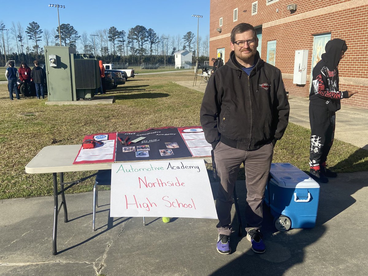 #BeaufortcountyNCschools All 3 academies were represented today at the NES AG Day and Career Expo. Thanks Auto, Boat, and Fire guys for an awesome job! #CTEforNC