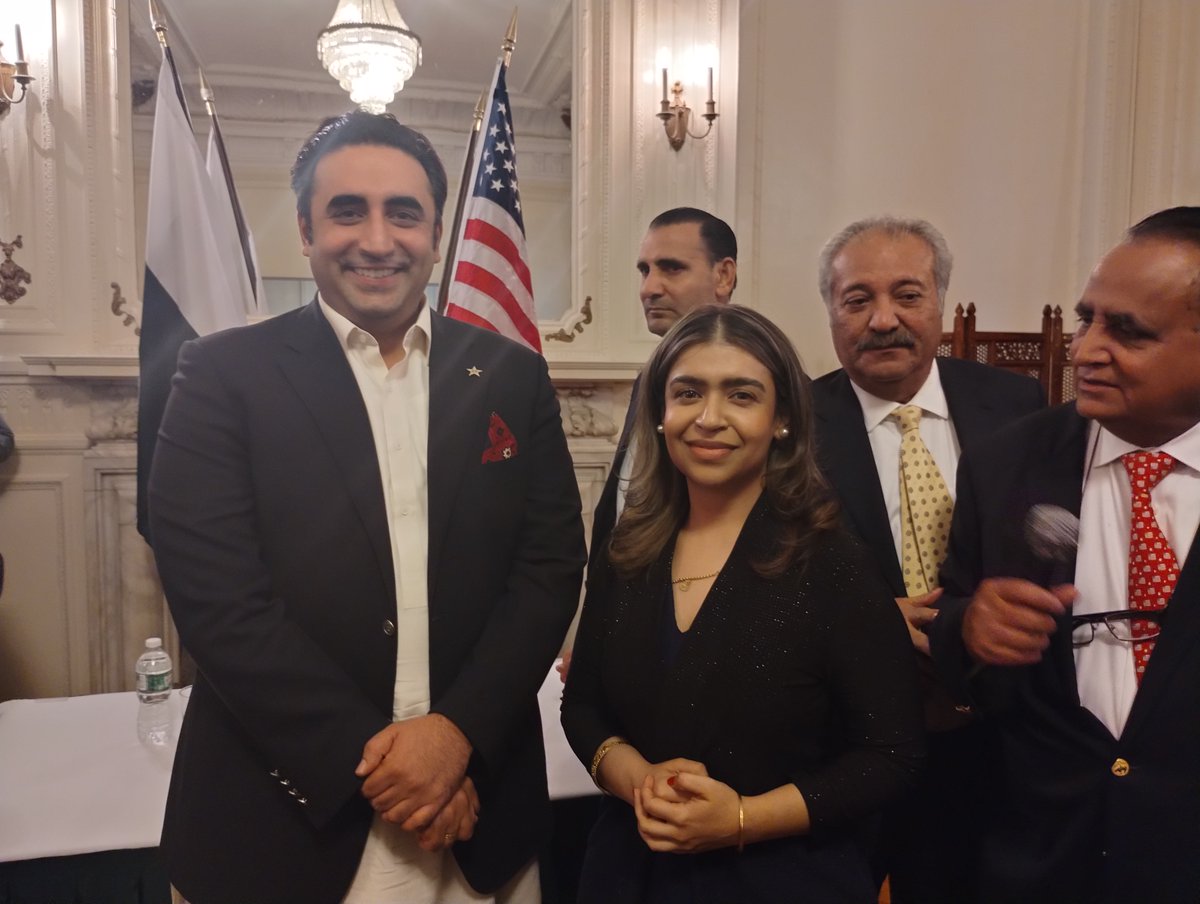 PPPUSA_Org's tweet photo. #DrSumeraBukhari President #MASSACHUSETTS #PPPUSA meets with #FM #Pakistan &amp; Chairman #PPP @BBhuttoZardari at the consulate of #Pakistan in #NewYorkCity

@BakhtawarBZ @AseefaBZ @MediaCellPPP  @SumeraBukhari @PPPDigitalUSA https://t.co/RepfDu8SV8