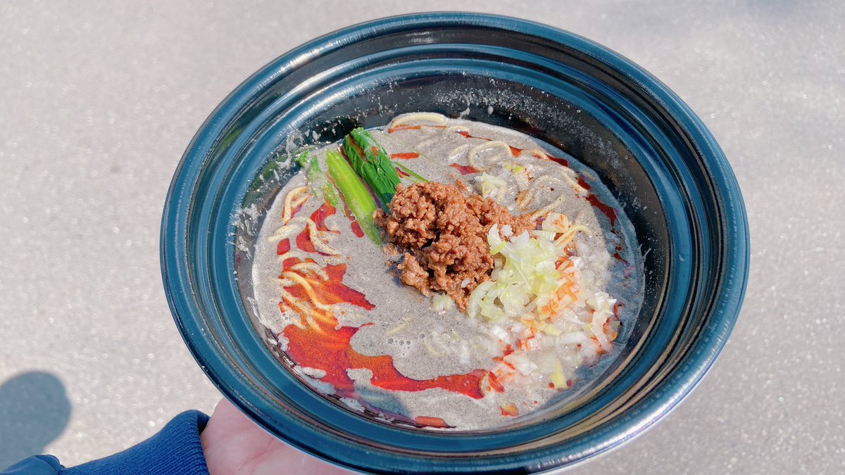 jingu_stadiumpr's tweet photo. ／
今日のオススメ✨
＼
⁡
場外キッチンカー『鬼の坦々麺』🚚
高橋奎二のキレッキレ 鬼の黒胡麻坦々麺
⁡
本日は球場正面に出店中‼️
⁡
#神宮球場 #神宮グルメ https://t.co/7cCbfZxZ4W