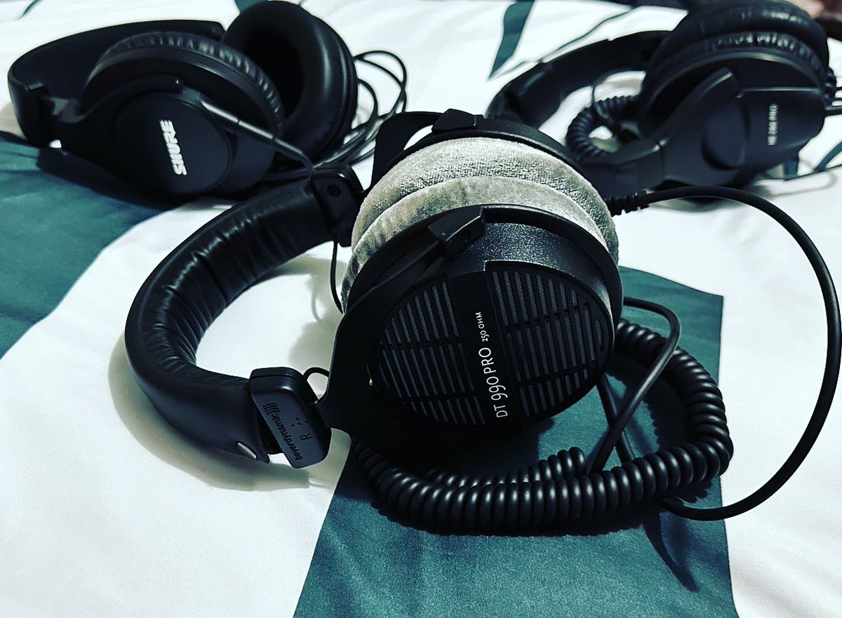 My studio headphone collection #studioheadphones #dt990pro250ohm #shuresrh440a #sennheiserhd280pro