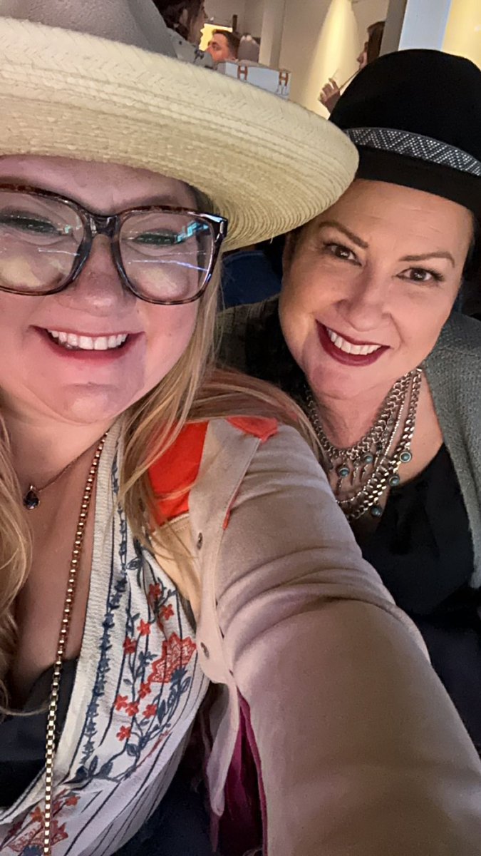 roxyepoxy12's tweet photo. #RODEOHOUSTON https://t.co/hulEj2ghC9