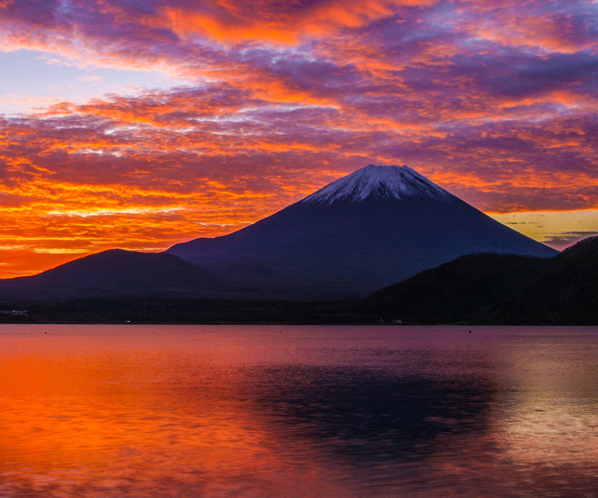 Sweet_Panda1987's tweet photo. Mount Fuji is a symbol of Japan, and its iconic shape has been the inspiration for countless works of art and literature

#MtFuji https://t.co/OQlJijvKzv