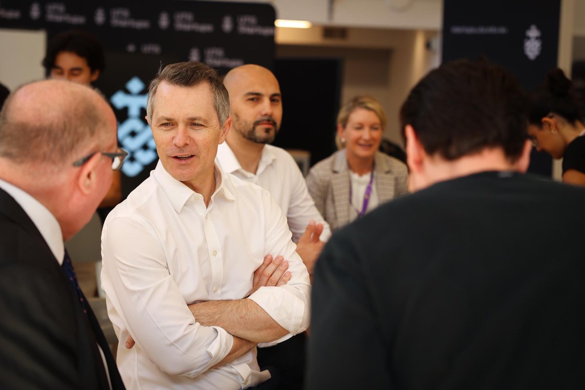 Jason Clare MP (@jasonclaremp) on Twitter photo Thank you <a href="/UTSStartups/">UTS Startups</a> for letting me pop in today to listen and learn about the incredible things you are doing. Thank you <a href="/UTSStartups/">UTS Startups</a> for letting me pop in today to listen and learn about the incredible things you are doing.