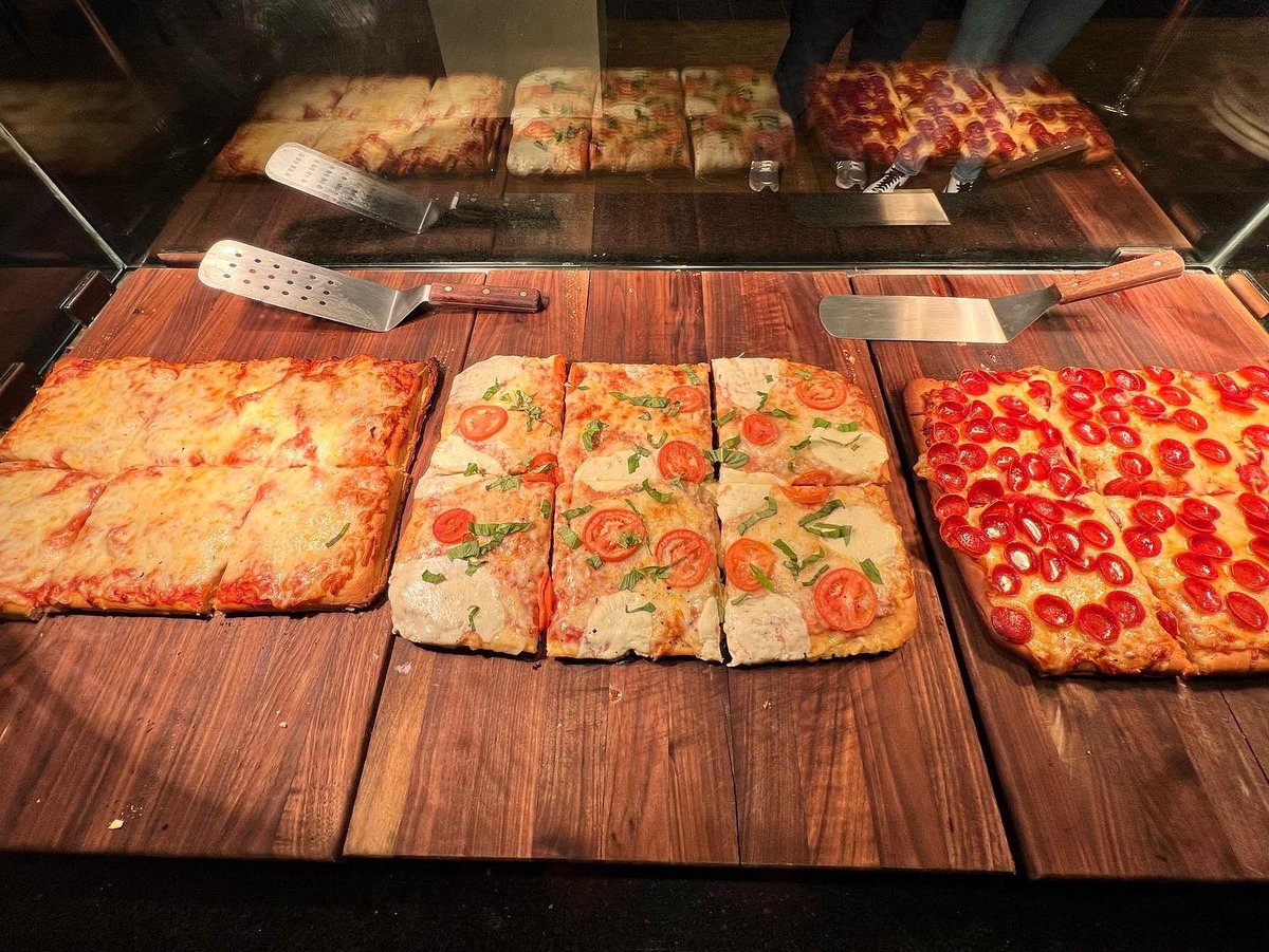 It’s national pie day! Come grab a slice of our specialty pies in the club at Pizza’more! Also serving seasonal calzones and fresh tossed Caesar salad. Located outside section 115! #nationalpieday #sliceofthefinerthings