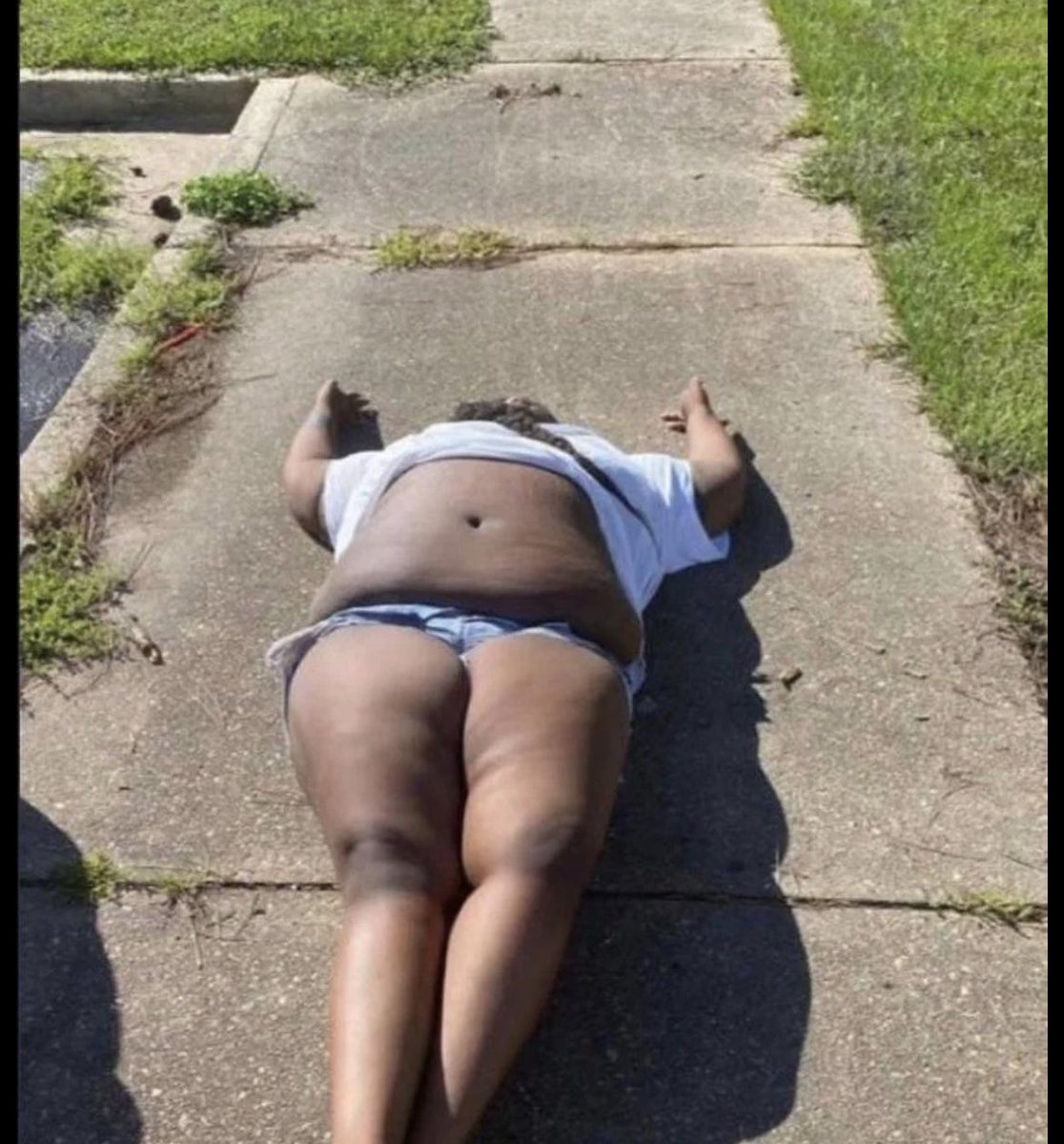 Jovalhunnid tweet media