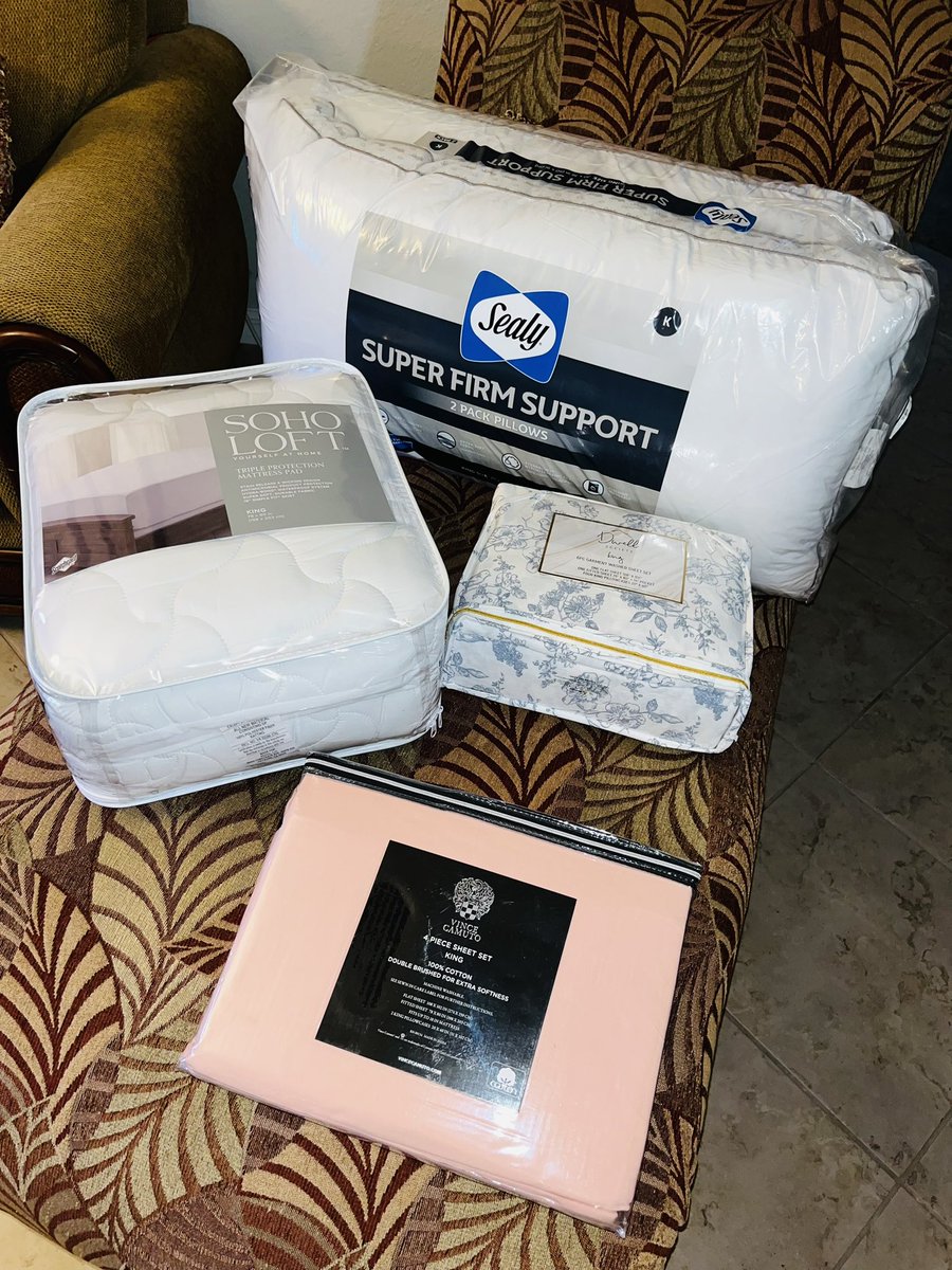 AnaMMartinezEs1's tweet image. Busy day but we’ll worth it for quality of life &amp;amp; cozy home feeling with everything organized for spring… white, blue &amp;amp; coral perfect for blossoming. #homedecor #beddingessentials #healthygroceries