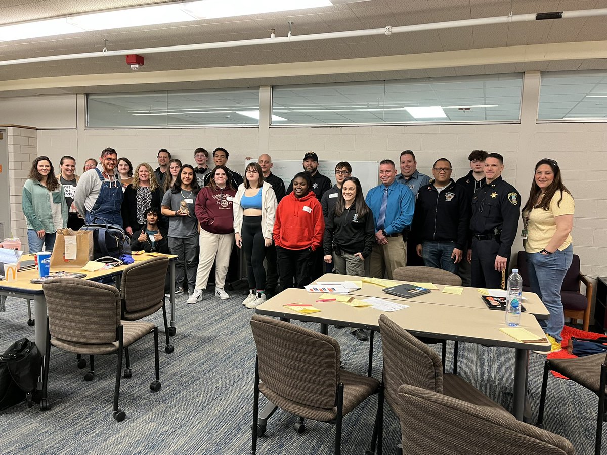 CompassD303's tweet image. Thanks to @cityofStCharles Police &amp;amp; Fire Departments and @TCom911 for coaching our students through this authentic application of knowledge &amp;amp; skills! #LearnerExperience #CommunityConnected @StCharlesD303