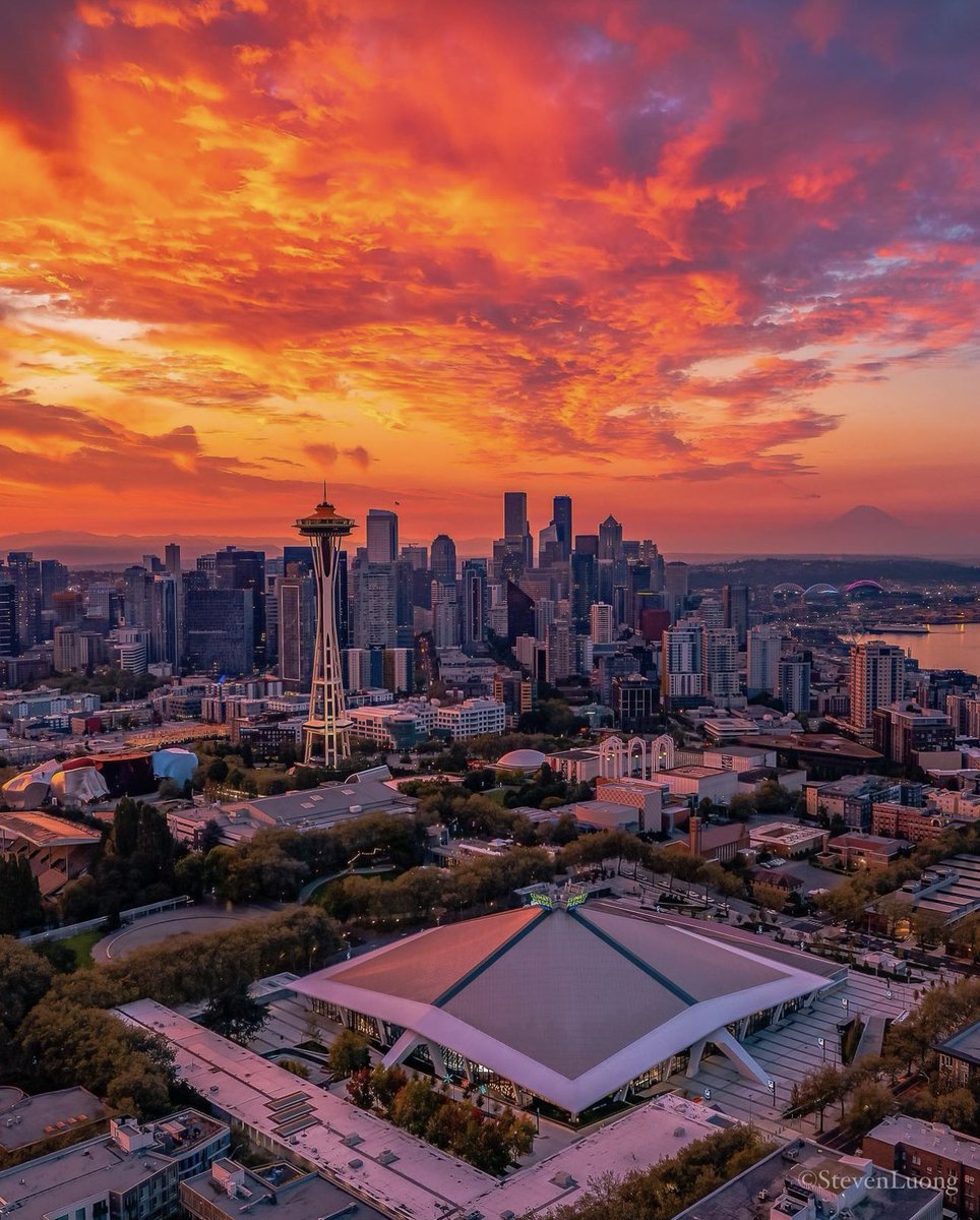 ClimateArena's tweet photo. The sky put on a show of its own the other day ❤️‍🔥

📸 @steven_t_luong https://t.co/6vPW5yf368