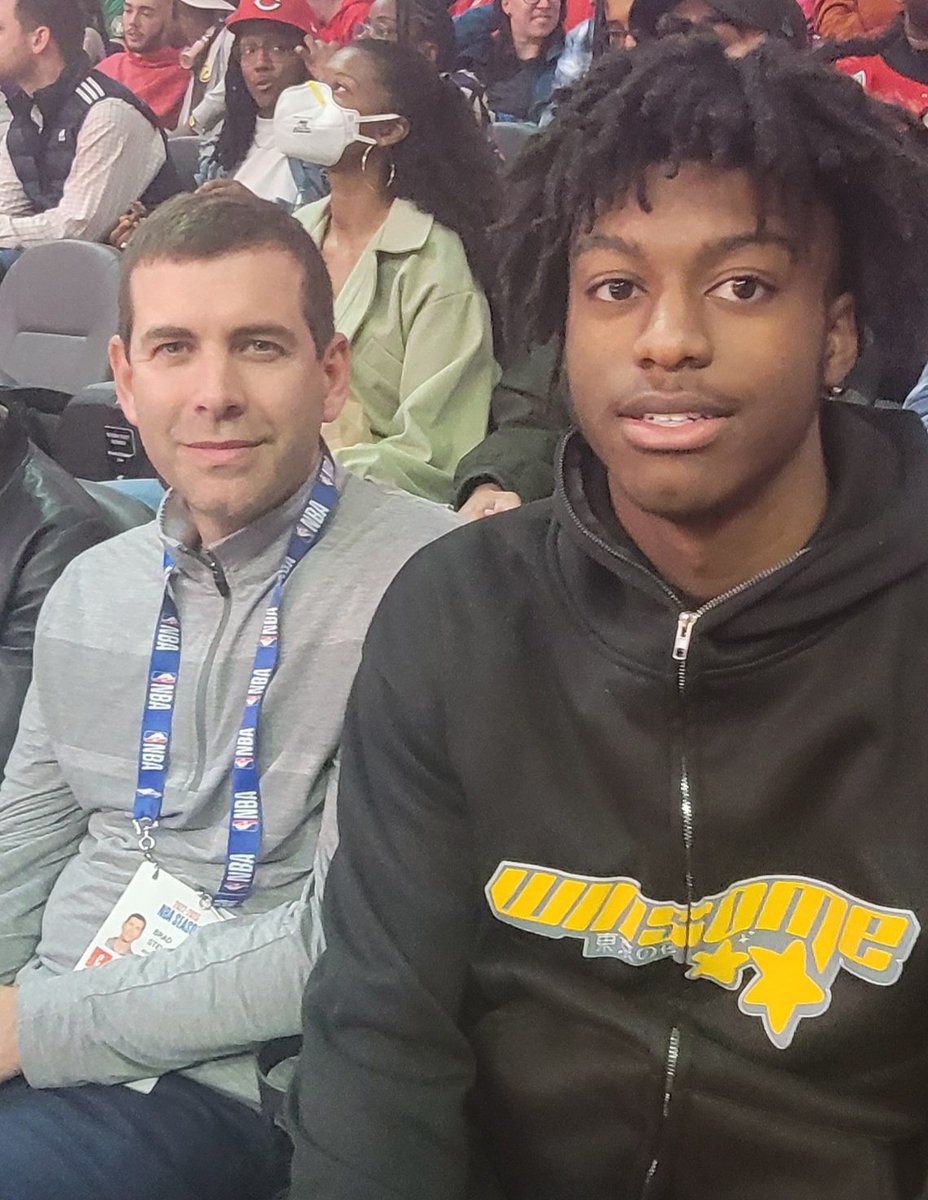 Justin hanging out with former NBA Boston Celtic🍀 Basketball Coach Brad Stevens.
