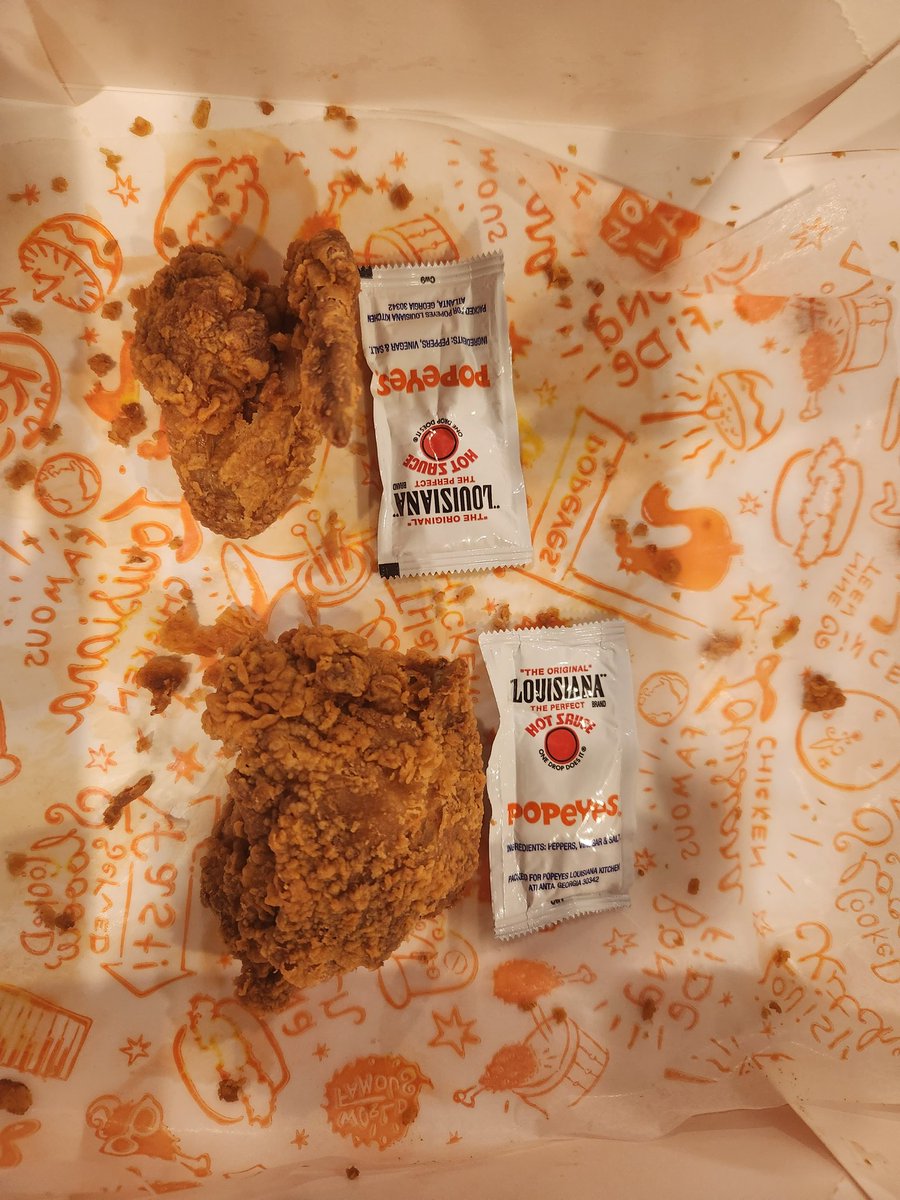 RodneyByrd_PHR's tweet photo. @Popeyes Bought a family meal tonight and this is the size chicken I received! Not even larger than the sauce pack! I will never buy Popeyes again if this is what I am going to get! https://t.co/idyKdf2T1Q