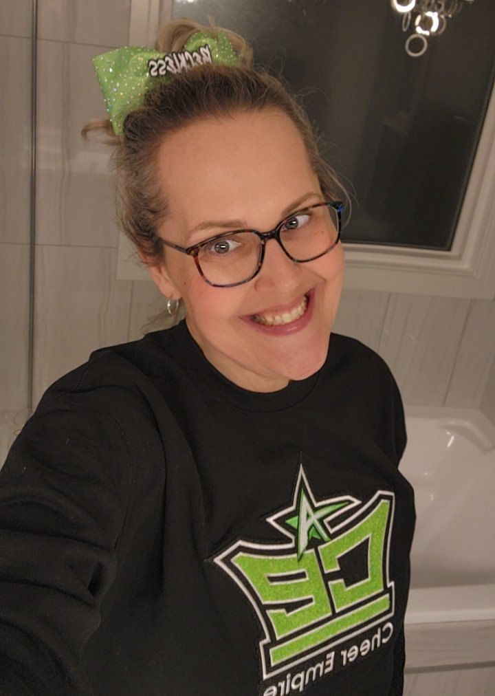 marnipanas's tweet photo. My first cheer bow 🥹 getting excited (and terrified) for first ever cheer competition! #GoReckless https://t.co/8u0MdzvNq6