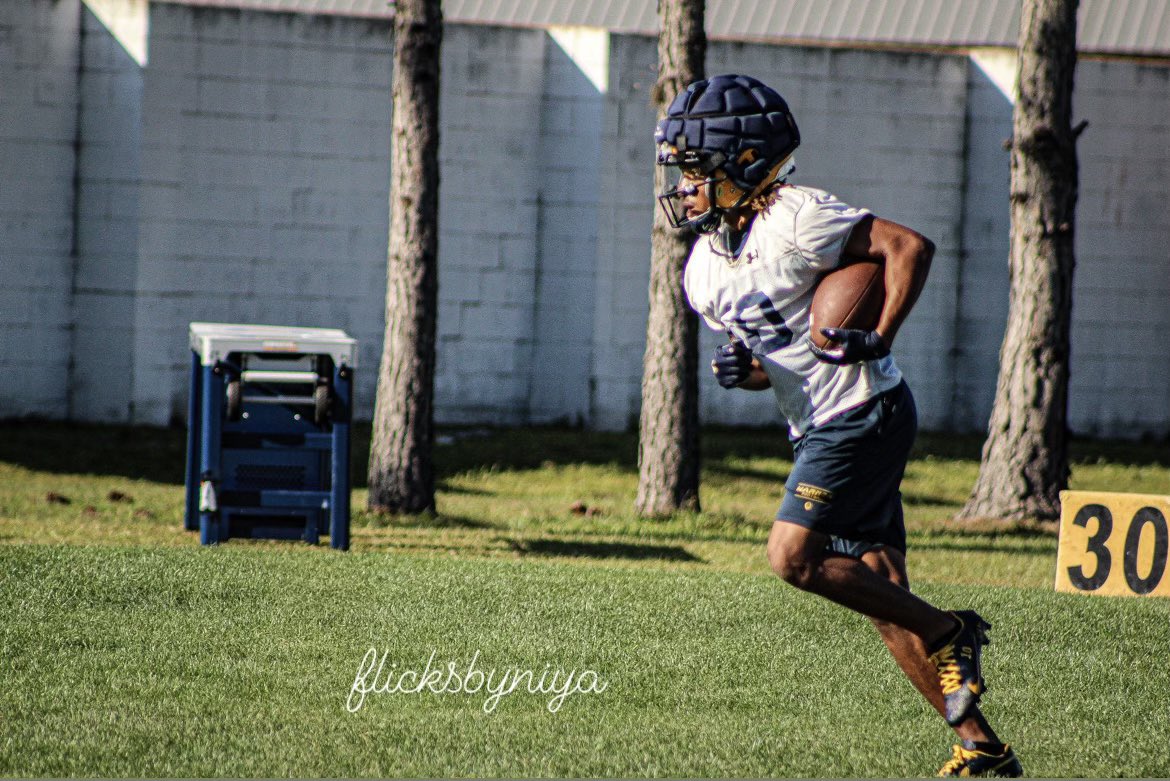 WarnerUFootball's tweet photo. Royals Spring Football Day 1️⃣📸 https://t.co/m2NBYDZCnB