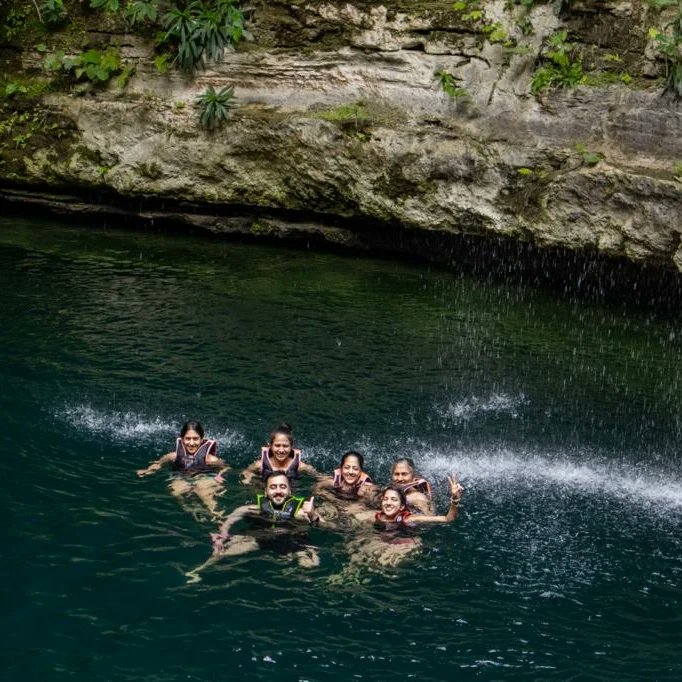 ItsMeRups's tweet photo. #Senote #Fun #Mexico https://t.co/PyWS0sqSvT