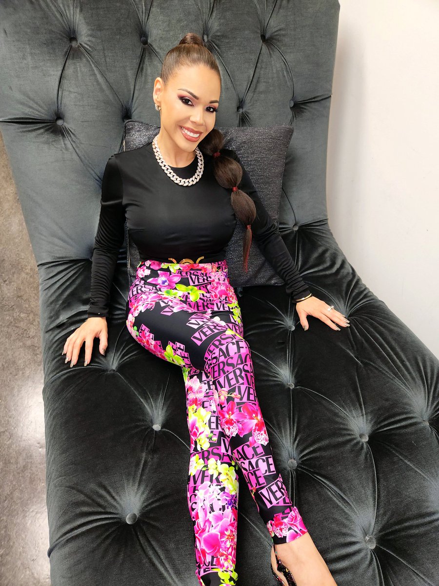 JCassMusic's tweet photo. Tune in tonight on @isiahcareyfox26 at 10:30pm central time. Champagne Drip 🍾 Out Now!!! On all streaming platforms! Physical copies on Amazon. https://t.co/X8FxCOj0JO