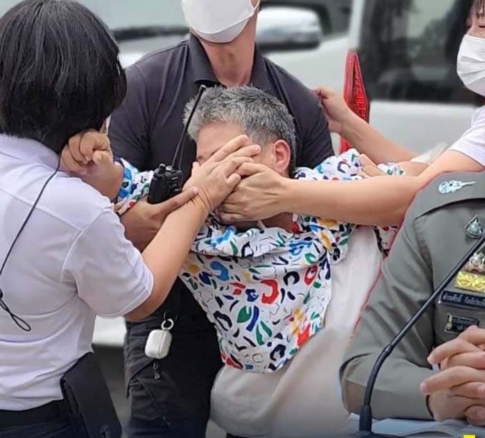 ตำรวจไทย
รับมือกับ #ตํารวจคลั่ง VS รับมือกับคนแก่มาด่าอิตู่ 

เจริญเหอะเมิง-"- #สารวัตรคลั่ง #สายไหม