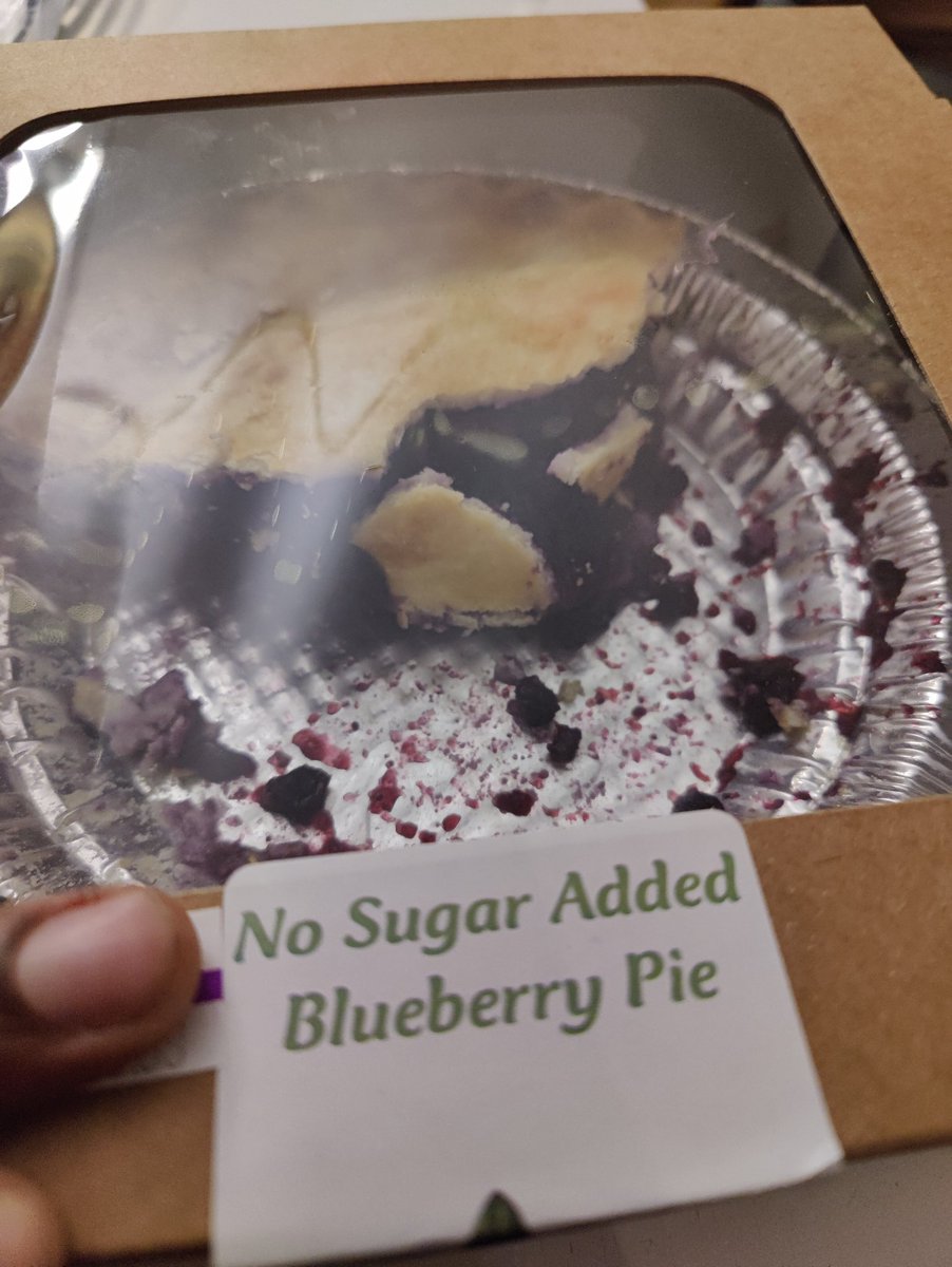 RynginG's tweet photo. Happy Pi Day, makes me want to study those numbers about how many bites it will take to finish this whole pie?

#blueberrypie
#piday
#march14th https://t.co/rcdPt0stgL