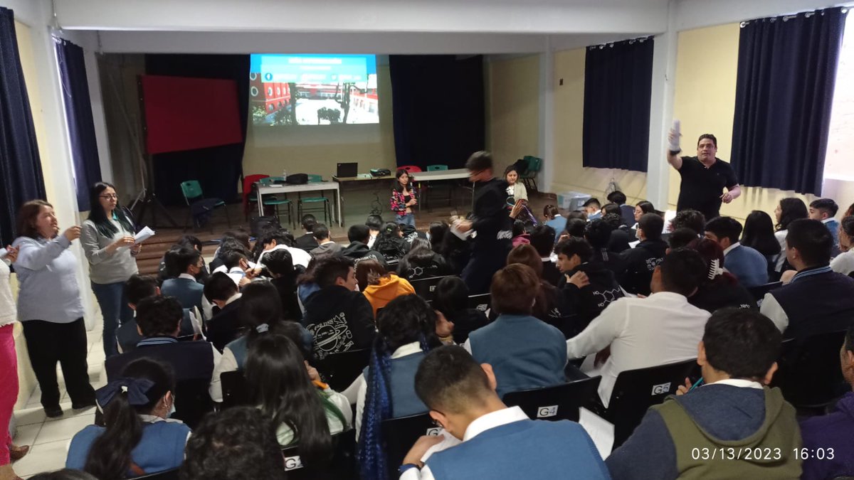 EstadisticaUV's tweet photo. ¿La mejor parte de la Licenciatura? ¡Es compartirla con el mundo! 📣

Estos días visitamos la escuela de Bachilleres Veracruz para enseñarles cómo formamos a nuestros Estadísticos 🧑‍💻📊 y que ellos también pueden formar parte de nuestra Facultad 🏫 https://t.co/fFUPDGqWW4