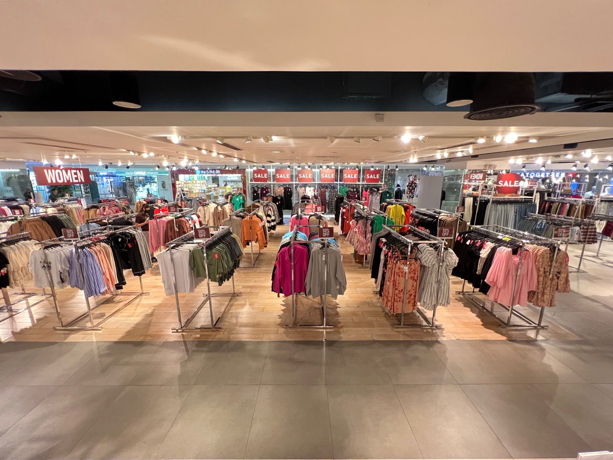 50% 𝗢𝗙𝗙 𝗔𝗧 𝗠𝗘𝗚𝗔 𝗦𝗔𝗟𝗘❗️
Hey there lovelies! We know you missed this, so now we are bringing back our MEGA Sale in Forever 21 Megamall!  

Grab all the good stuff with our 50% 𝗢𝗙𝗙 selections from March 15-19 2023.  We can’t wait to see you enjoy our amazing deals!