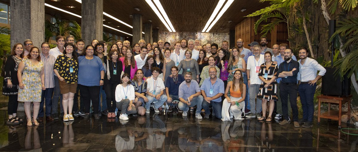 El presidente <a href="/DiazCanelB/">Miguel Díaz-Canel Bermúdez</a> recibió hoy en el Palacio de la Revolución a una representación de los participantes en la segunda edición del Coloquio Patria.

#Cuba 🇨🇺