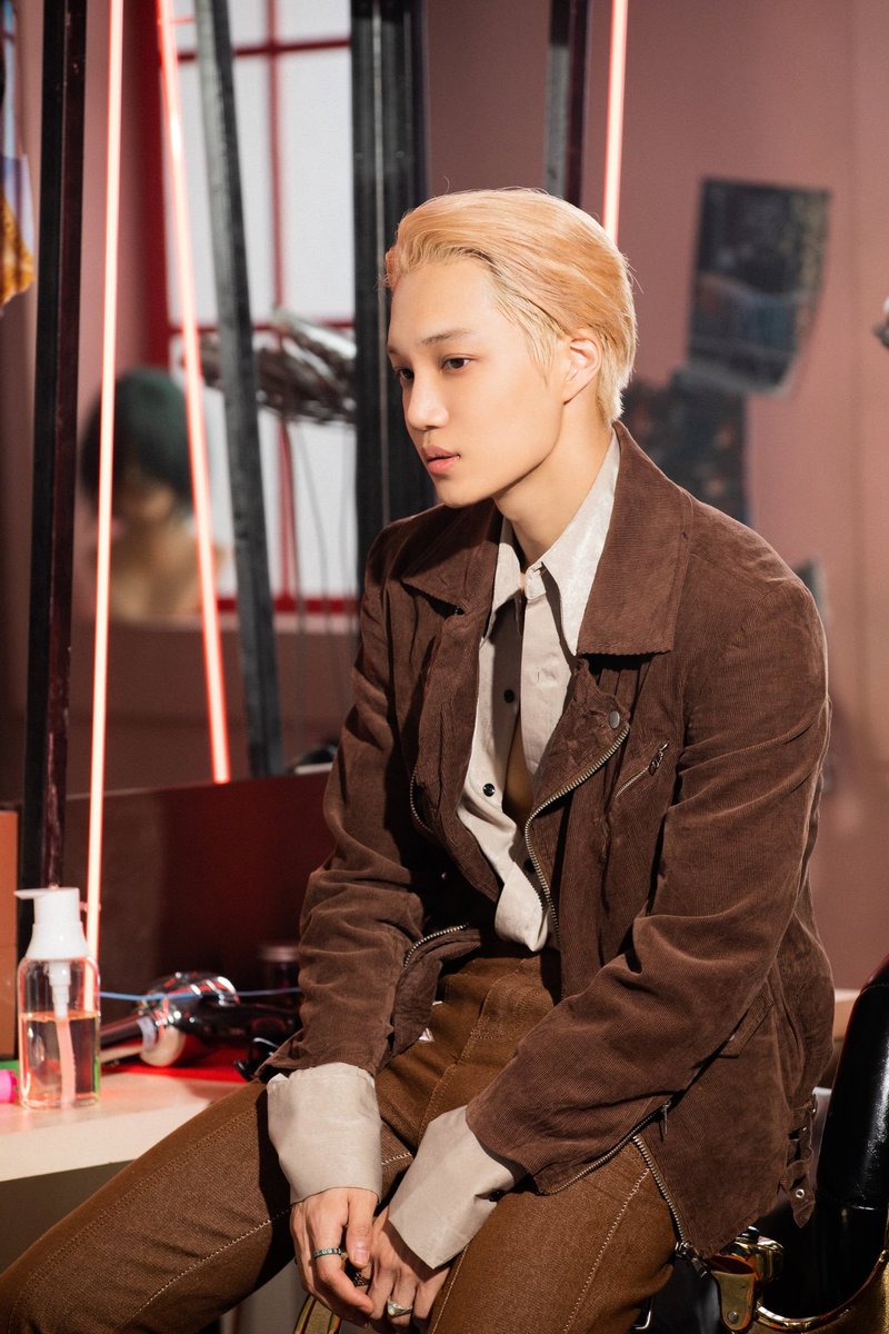 [UPDATE] 230315 

Behind the Scenes photos from Kai's Rover MV!
🔗: naver.me/FhdJx46V

#KAI #카이 #엑소카이
#KAI_Rover #Rover