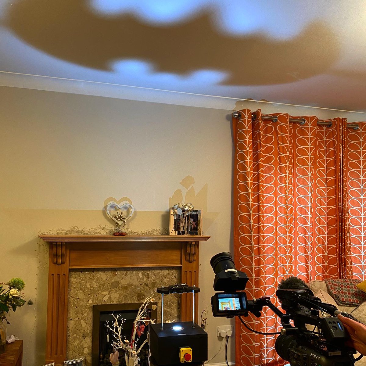maxreestore's tweet photo. If you didn’t like the Batmobile searchlight stand we made on yesterdays #toolclub we cannot be friends! 😂🦇

Tune in at 3pm today, ch4 to see more wonderful creations, diy and upcycling!

#toolclub #diy #diyhero #batman #upcycling #design @beezrstudios @SparkMediaUK @Channel4 https://t.co/aNj1PASZm4