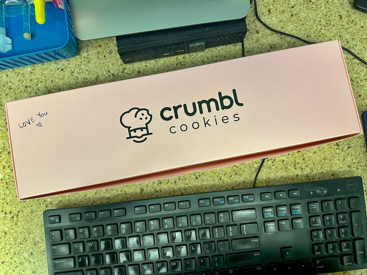 one of my ED nurses that’s not even working tonight delivered these to my desk before my shift started tonight and I just 😭😭😭