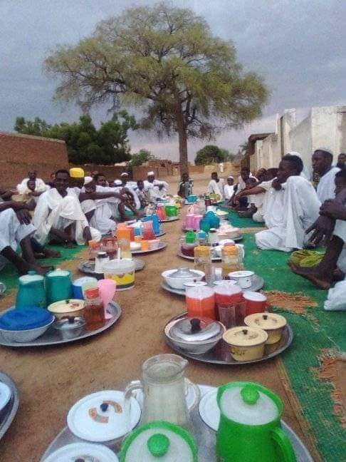 AlshhydMhmd's tweet photo. رمضان آحلي في السودان 
ربنا يقدرنا علي الصيام والقيام يا رب
#رمضانا_سوداني🌹❤😍 https://t.co/tPX5sp0m64