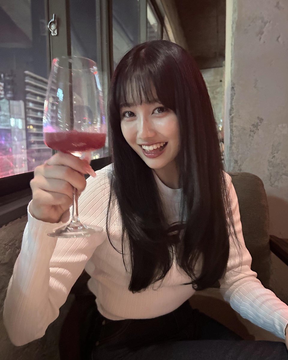 kuygyon's tweet photo. 最近サングリアにハマっています🍷✨
DIESELのトップス可愛い https://t.co/zOKngMJpv2
