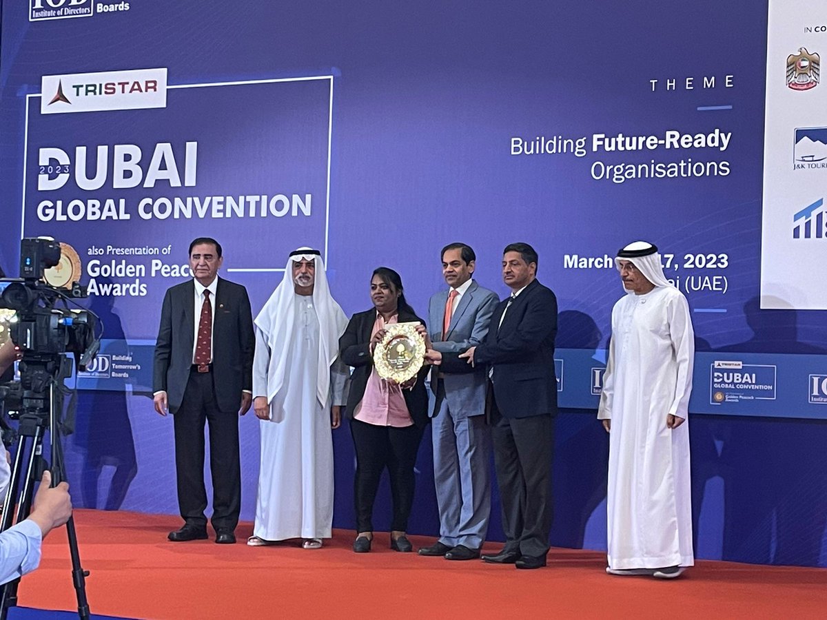 DynamaticTech's tweet photo. @DynamaticTech received the Golden Peacock National Training Award 2023 today held in Dubai.

@aeroavssc #SkillIndia #AASSC #DynamaticASDC
#DynamaticMissionZero
#YouthPower #Quality
@iodglobal https://t.co/zJmgaAmHCW
