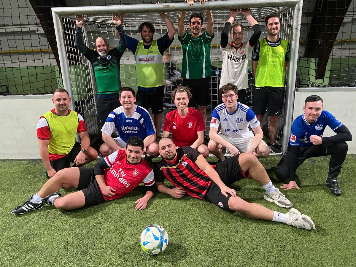 SemtrixGmbH's tweet photo. Nach Feierabend noch Sport machen? Nichts lieber als das – jedenfalls, wenn das Team dabei ist und es um Cageball geht. 😉⚽️ https://t.co/lX1II4UeqQ