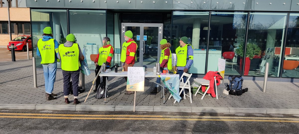 jmgreenprospect's tweet photo. More joining today's picket line at BAS in Cambridge @CambridgeNewsUK #ProspectStrike @ProspectUnion https://t.co/19xMvHToPr