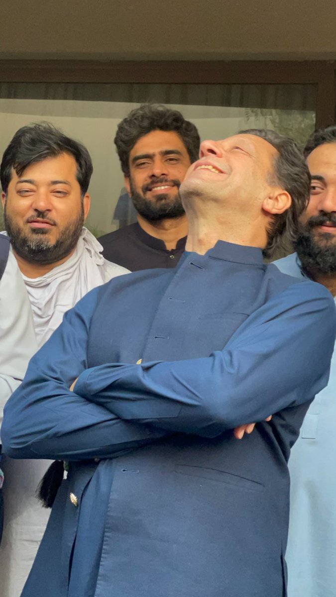 FarooquiJameel's tweet photo. One word for this MAN !!! https://t.co/01eckJoOhZ