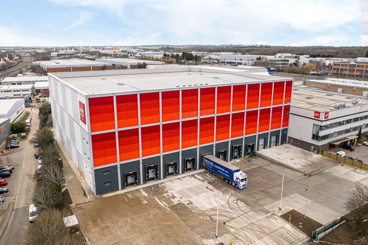 TBL_Fire's tweet photo. A large scale intumescent paint project on a complex warehouse unit completed for @Farrans_UKI.

High loadings were required and up to 5 applications needed on certain steels.

Rafters were hand painted to comply with the scheduling and aesthetic requirements.

#fireprotection https://t.co/ErthlDHgaf