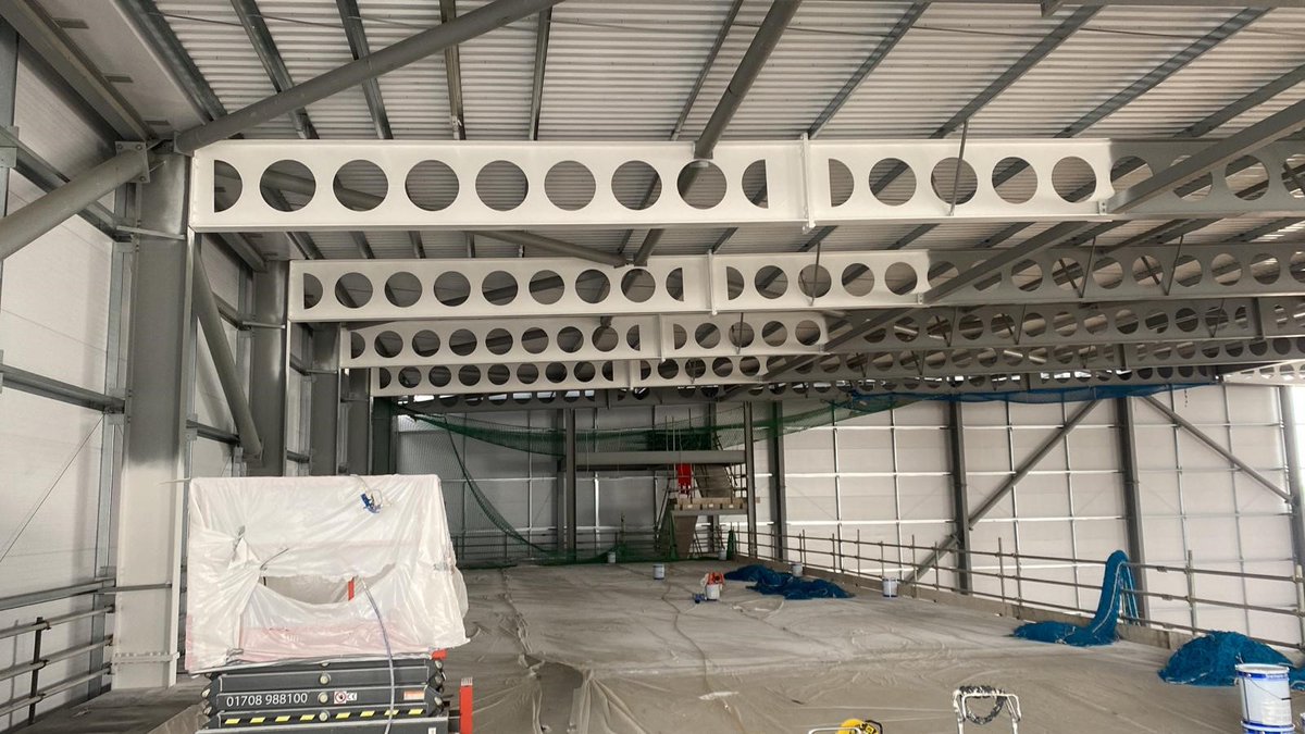 TBL_Fire's tweet photo. A large scale intumescent paint project on a complex warehouse unit completed for @Farrans_UKI.

High loadings were required and up to 5 applications needed on certain steels.

Rafters were hand painted to comply with the scheduling and aesthetic requirements.

#fireprotection https://t.co/ErthlDHgaf