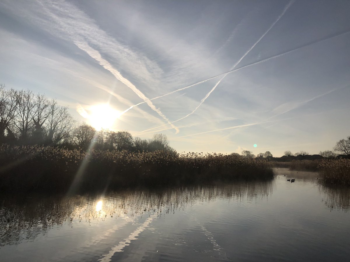 mdrakes1's tweet photo. Glorious early morning run 🏃♂️ today before travelling into #London for a busy day of meetings & #coaching conversations. @TeachersRunClub @WeAreERC 108/170km completed for #REDMarch & 74/74 runs for #RED2023 #ukrunchat #Wellbeing #nikerunclub https://t.co/bK2UM9oTUN