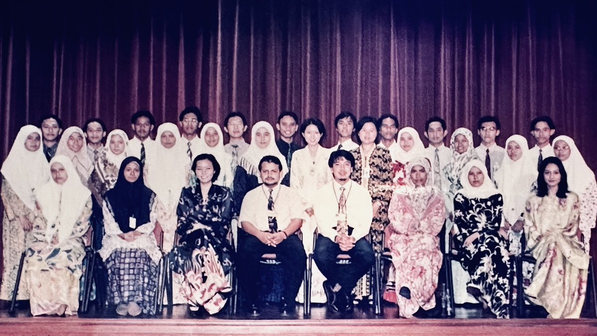 UTPAlumni's tweet photo. Priceless treasure…

The first batch of Chemical Engineering students, taken in 1998 https://t.co/U2Wqxu2Yys