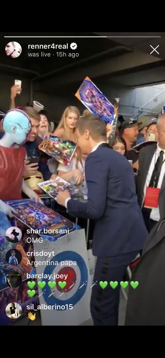 Gordonsgetups's tweet photo. @JeremyRenner It was really cool chatting with you at the premiere. You were super nice. I hope your healing well. 💪🏼👊🏻 https://t.co/vEdUj5Tuau