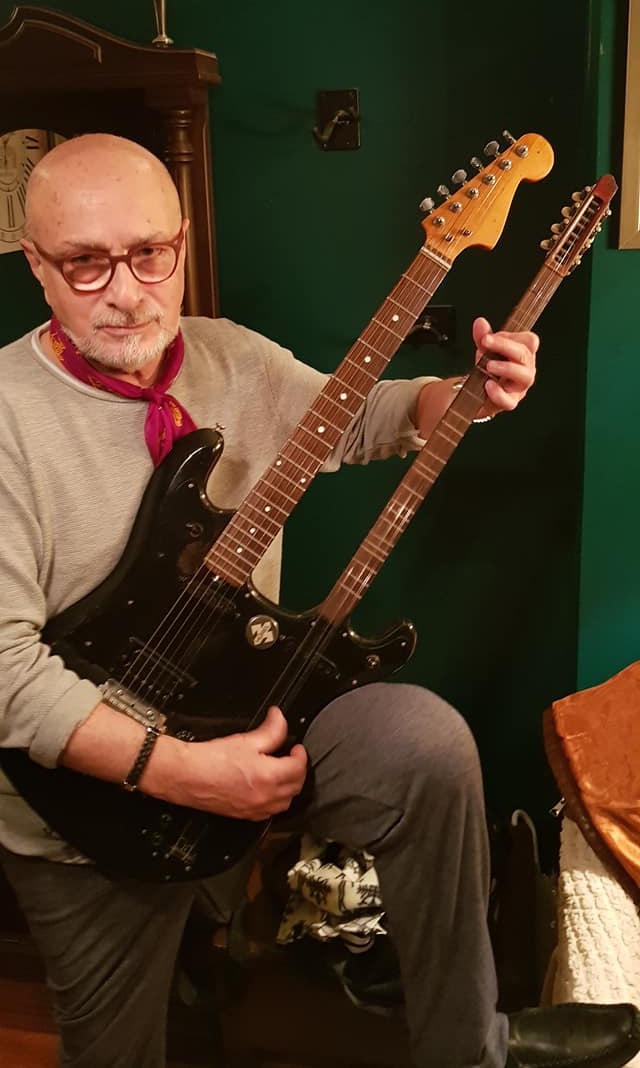 Feridun Hürel: "Okulda çocuklara söylüyorum -futbol fanatikleri var- Türkiye'de biraz mantığını çalıştıran herkes Trabzonspor taraftarı olmalı. 'Hocam ne diyorsun sen?' Heyecanlanmayın, açıklayayım size... Türkiye'de futbol İstanbul medyasının elindedir. Yıllardır -hiç kafanız +